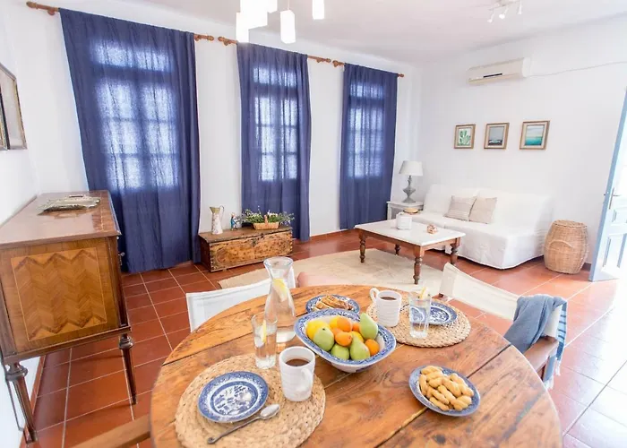 Eirinaki House